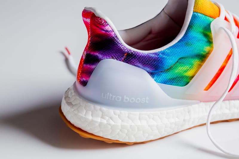 Neon tie-dye sneakers 2025 inspired by woodstock