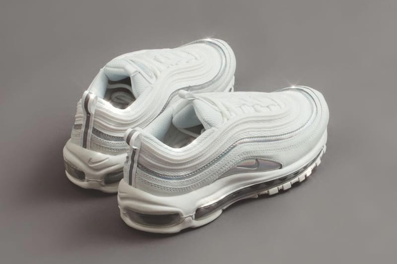 Nike air max white hotsell and silver