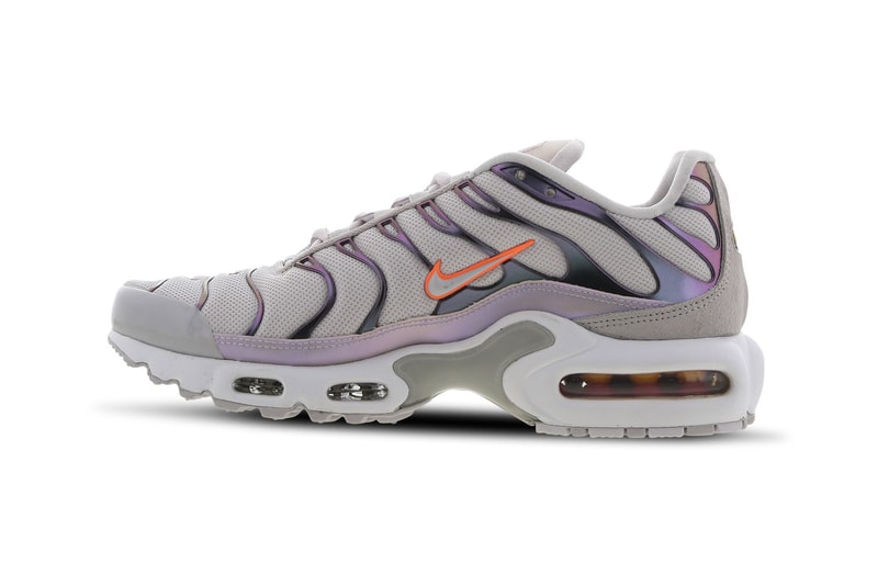 Nike white sale holographic