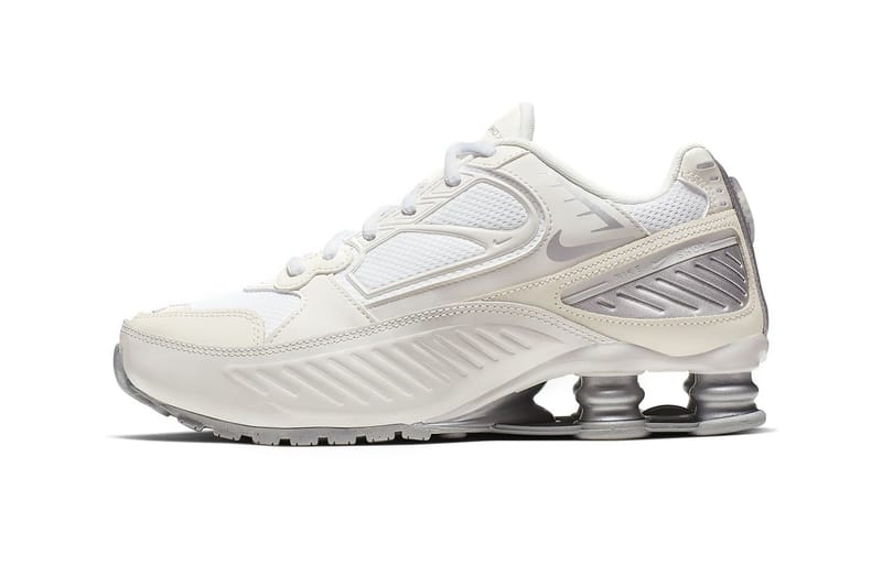 Nike shox white outlet silver