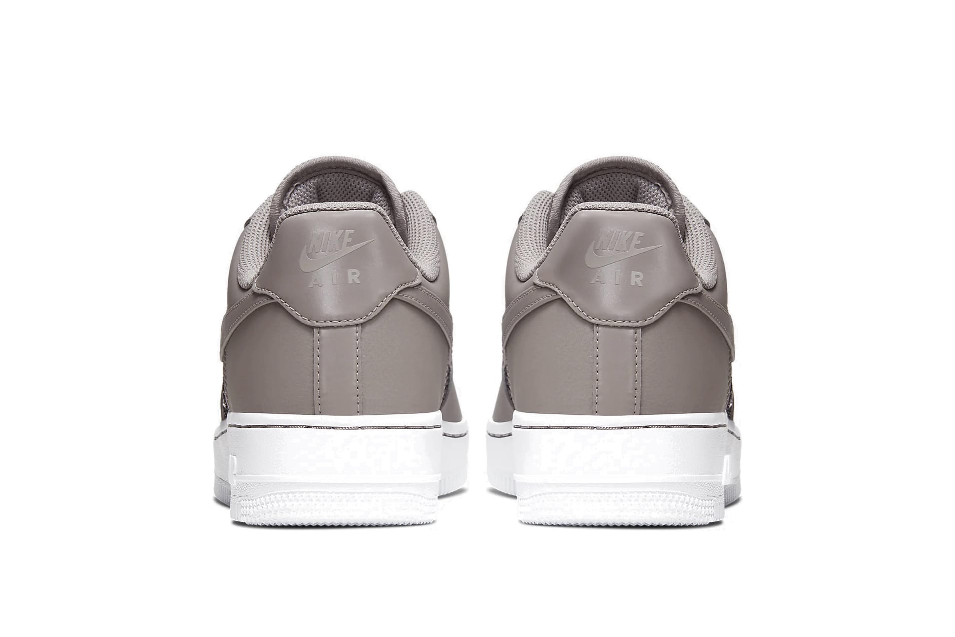 Nike Air Force 1 Glitter Beige Swoosh Sneaker | HYPEBAE قطرة كيربروست للرموش