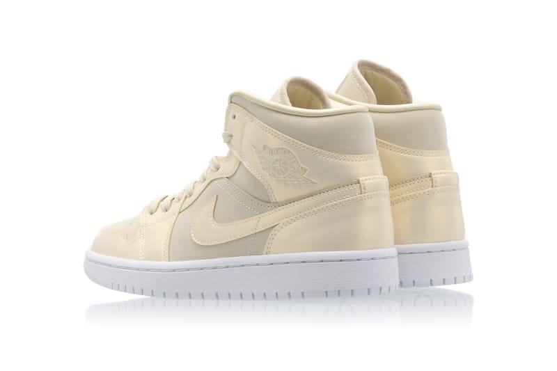 Jordan women's air jordan 1 mid sale trainer fossil / fossil / white