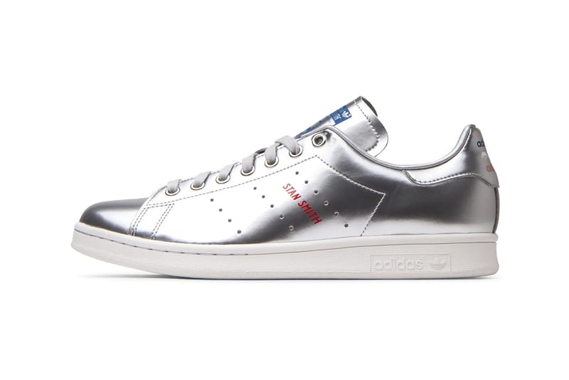 Silver stan hot sale smith sneakers