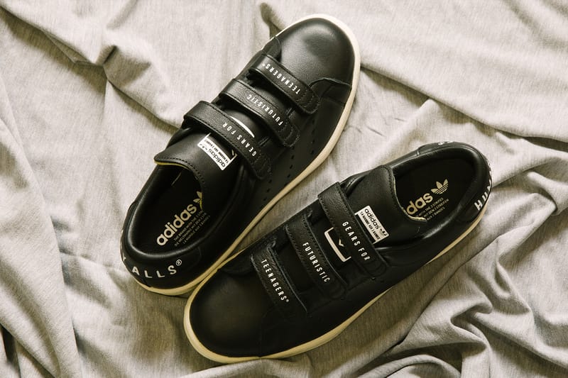 Adidas velcro store black shoes