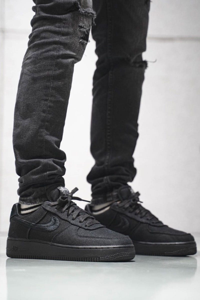 Air force 1 high black store on feet