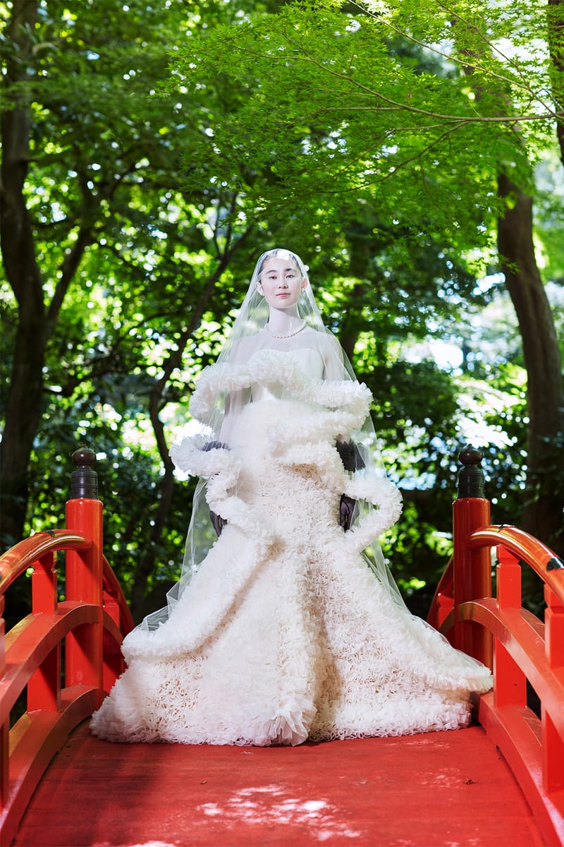 Emilio Pucci x Tomo Koizumi ケープ　ウェディング The Bride Wore an Extravagant Pucci x Tomo Koizumi Gown for