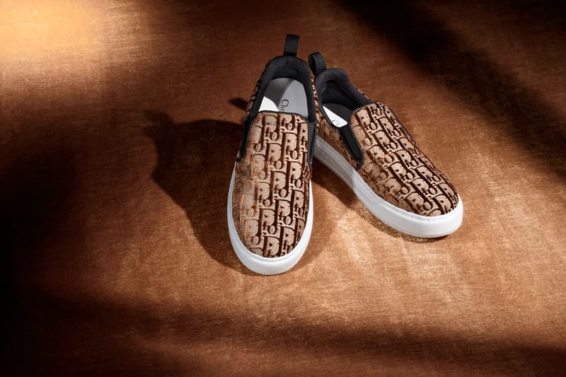 Dior slip sale on sneakers