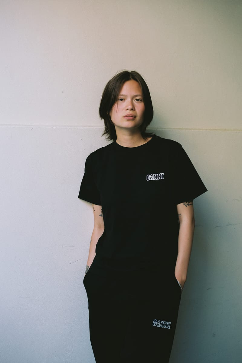 jennie着用 GANNI スウェット　クロップド ジェニ着用 GANNI スウェット 新品未使用 Sの通販 by lica｜ラクマ