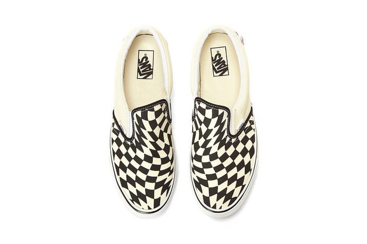 Vans Checkerboard Slip-On Twist Sneakers Release | HYPEBAE قفازات كرة قدم