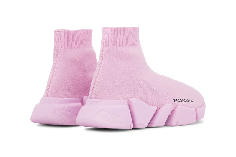 Light pink discount balenciaga speed trainers