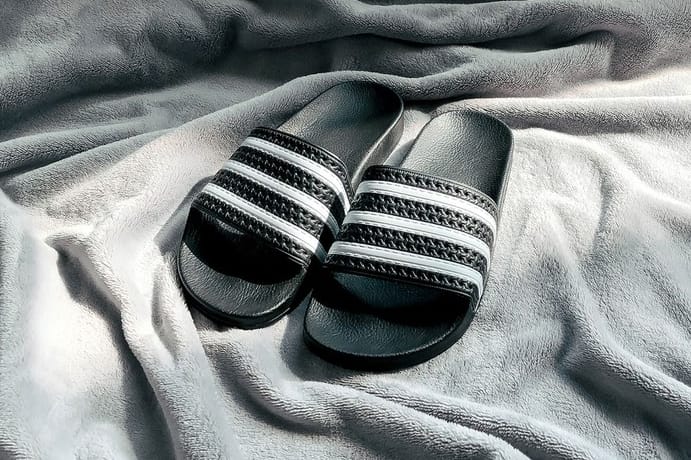 Nike adilette slides hot sale