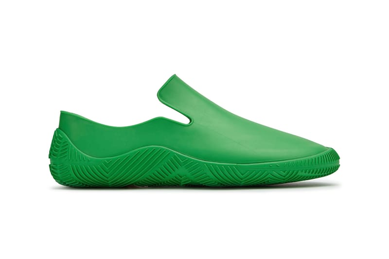 サンダル BOTTEGA VENETA Slippers and Clogs Men Rubber Green/Kiwi Bottega Veneta Slippers and Clogs Men Rubber Brown/Jute | B
