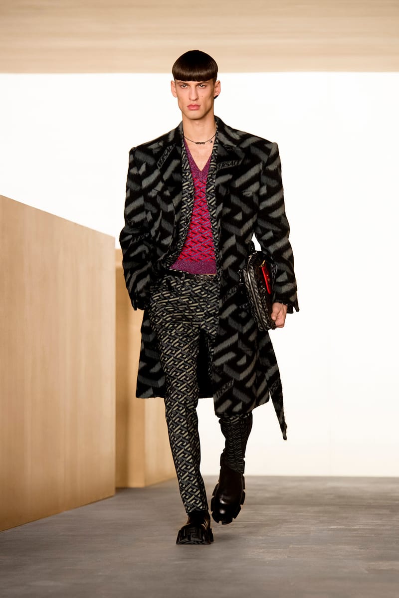 Versace FW21 Sees Gigi Hadid Return to Runway | Hypebae
