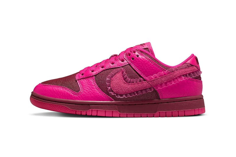 nike dunk pink swoosh