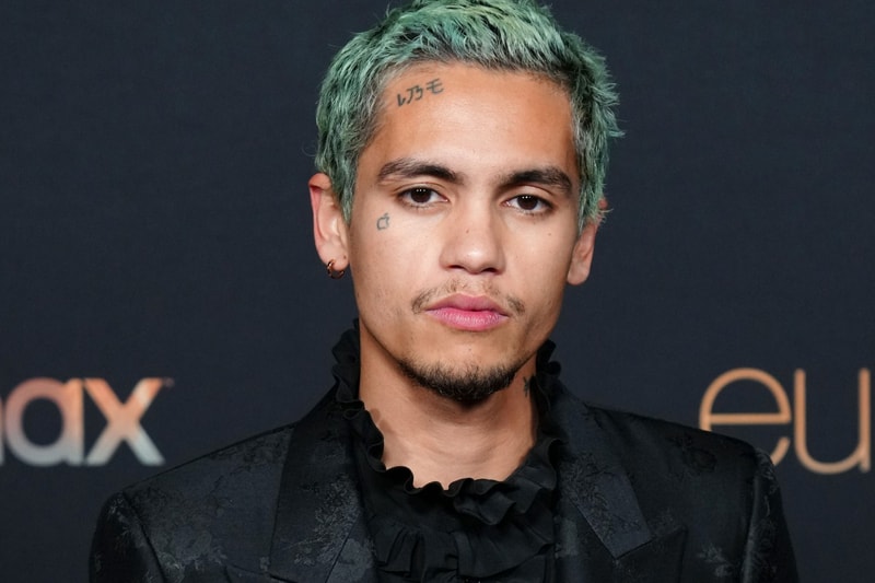 Dominic Fike's Blue Hair: A Timeline of His Colorful Hair Journey - wide 3