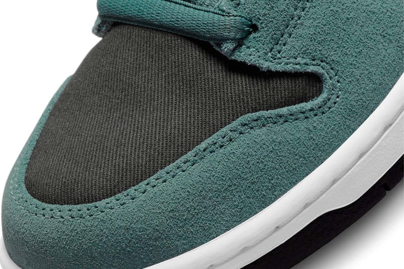 Nike Releases Green and Black Skateboarding Dunk | Hypebae