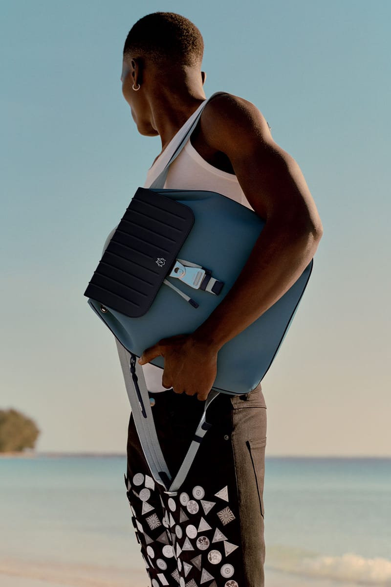 廃盤限定カラー RIMOWA エッセンシャル キャビン 36L Flamingo 廃盤限定カラー RIMOWA エッセンシャル キャビン 36L Flamingo 1-3泊