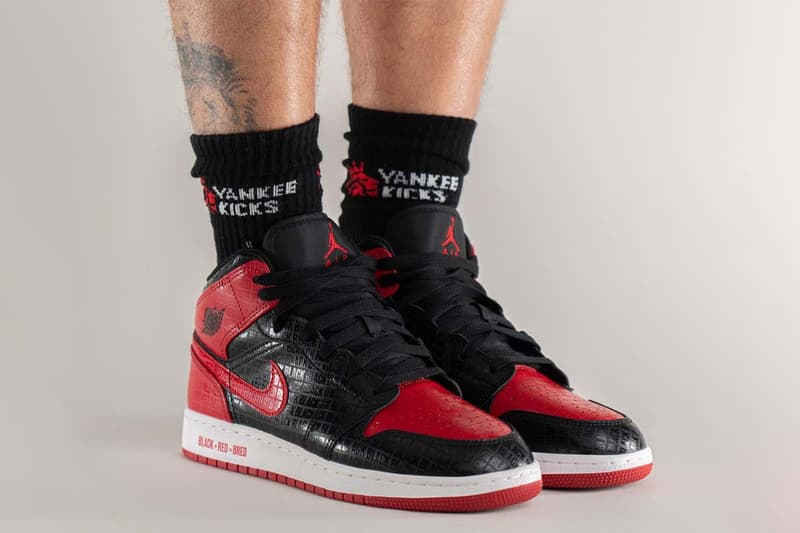 air jordan mid on feet