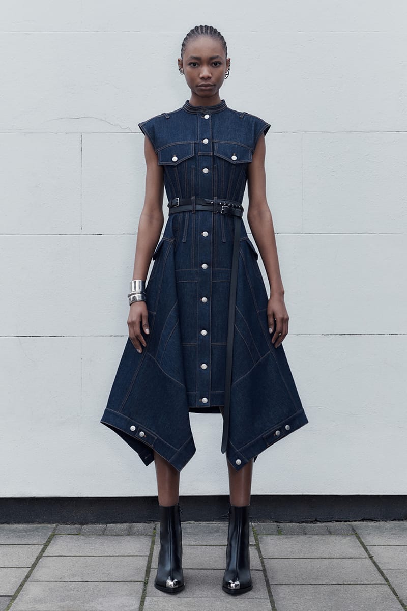 2022 Alexander McQUEEN ファイユドレス　38 Alexander McQueen RTW Spring 2022 [PHOTOS]