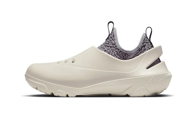 Nike clog sneakers on sale