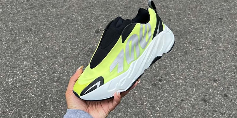 First Look: YEEZY 700 MNVN Phosphor | Hypebae