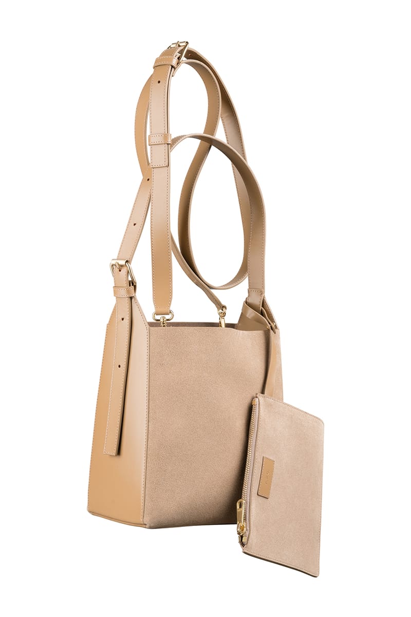 【関税込み】A.P.C. タン Virginie フラップ バッグ A.P.C. タンVirginieフラップバッグ 《関税-送料込み》 (A.P.C.