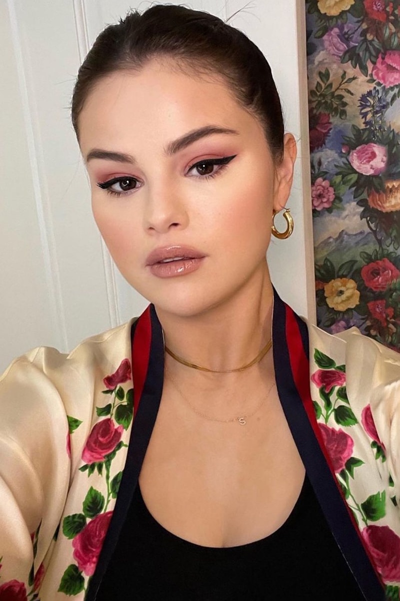 Selena Gomez Shows Off Pastel Yellow Manicure 