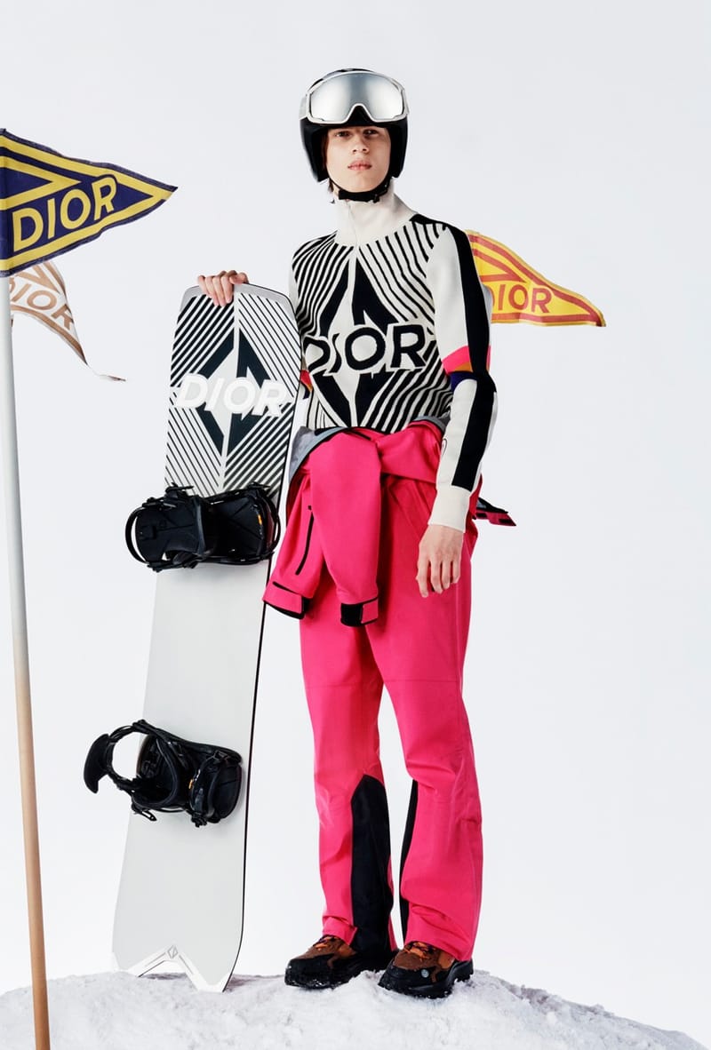DIOR スキーコレクション　手袋 DIOR-MEN_SKI-CAPSULE_NAVY-BLUE-TECHNICAL-NYLON-SKI-GLOVES