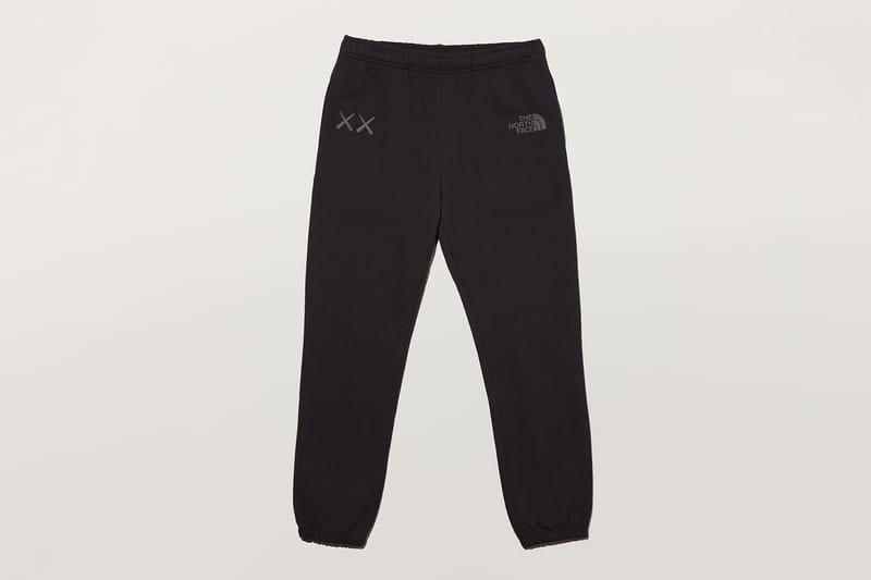 新品 The North Face Kaws Sweat pants 海外限定 新品 The North Face x Kaws Sweat pants 海外限定 ノースフェイス