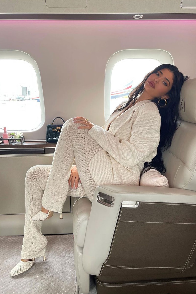 Everything You Can Get On Kylie Jenners 728m Private Jet Hypebae 0800