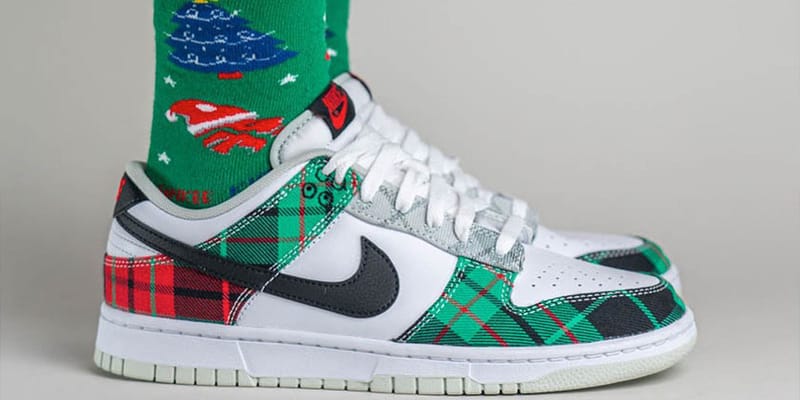 christmas nike dunks