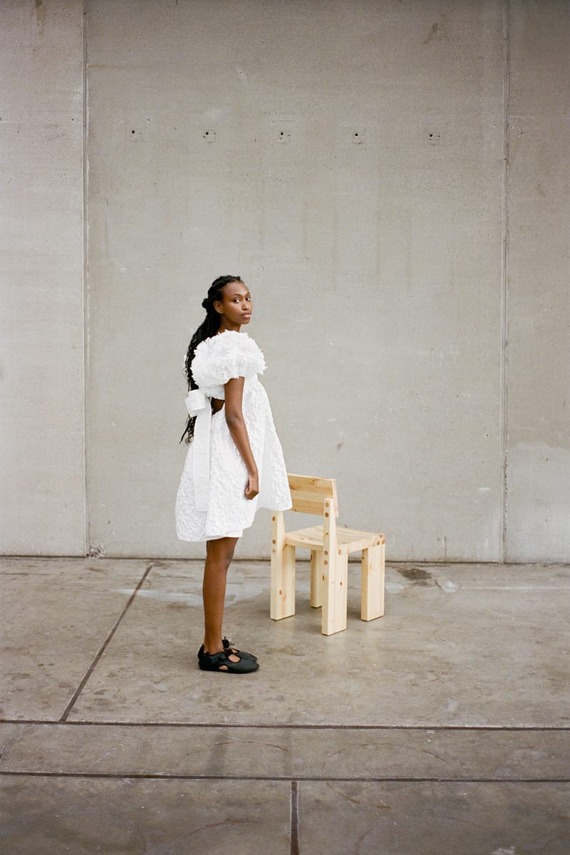 新品未使用　Cecilie Bahnsen ホワイトクッションカバー 新品未使用 Cecilie Bahnsen ホワイトクッションカバー