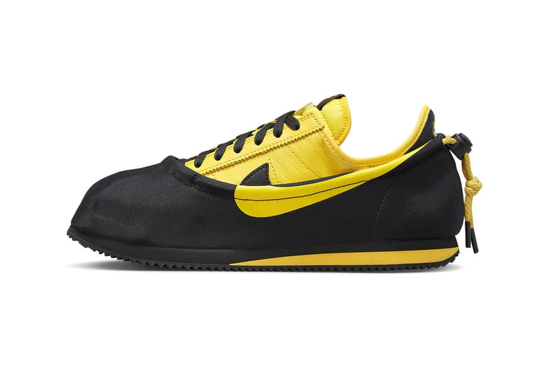 Yellow and black store nike cortez