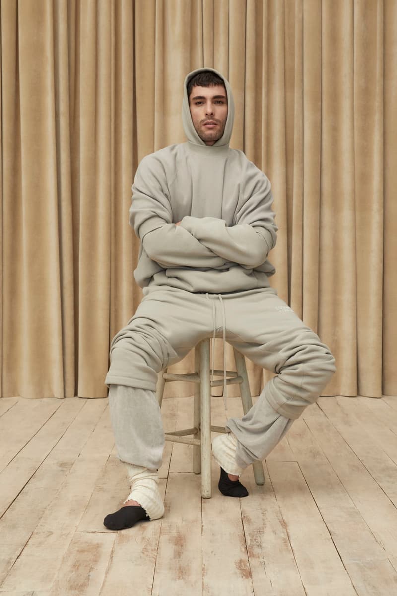 Fear of god ESSENTIALS ベージュ チノパン Fear of God ESSENTIALS Spring 2022 Collection: Hoodies, Sweaters