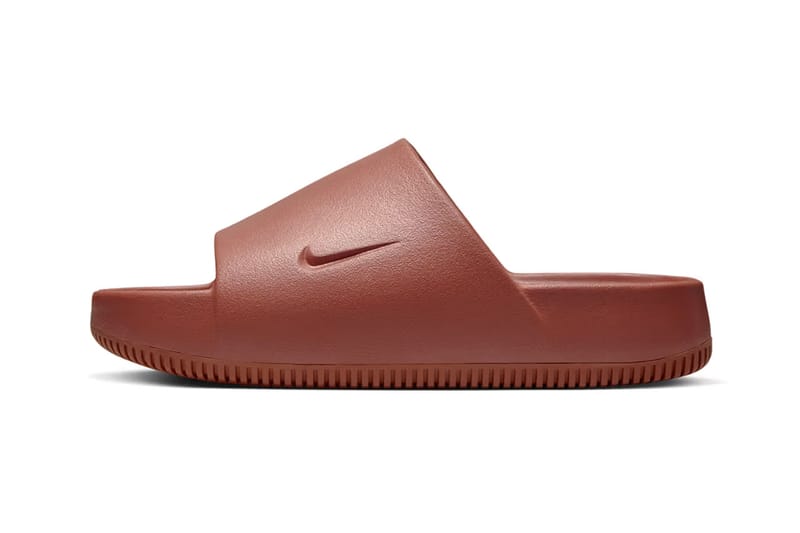 Girl nike hotsell slides with fur