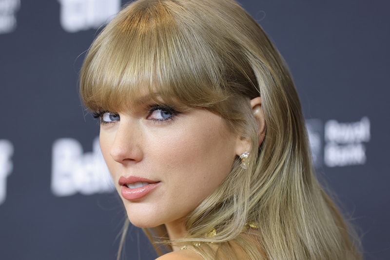 Taylor Swift Rocks A Faux Mullet For The VMAs | Hypebae