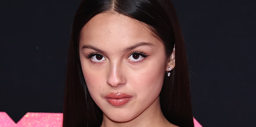Olivia Rodrigo Thoughts On Faded Finger Tattoo Hypebae olivia-rodrigo-thoughts-on-faded-finger-tattoo-hypebae