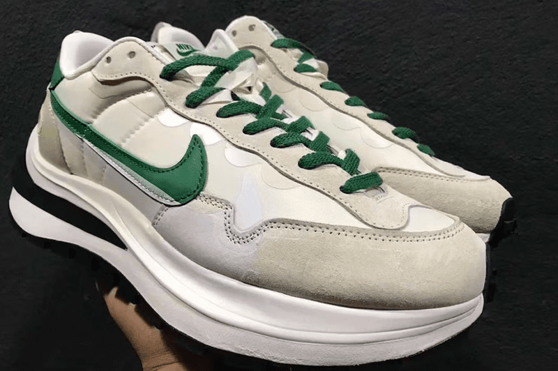 Nike sacai launch hot sale