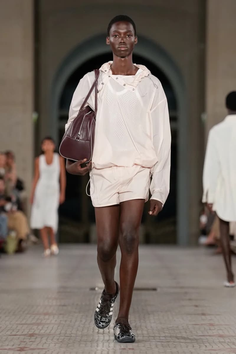 57KB 2001 null null null null 21 15 3 1 2003 null FPrPZp0LBbhCLM