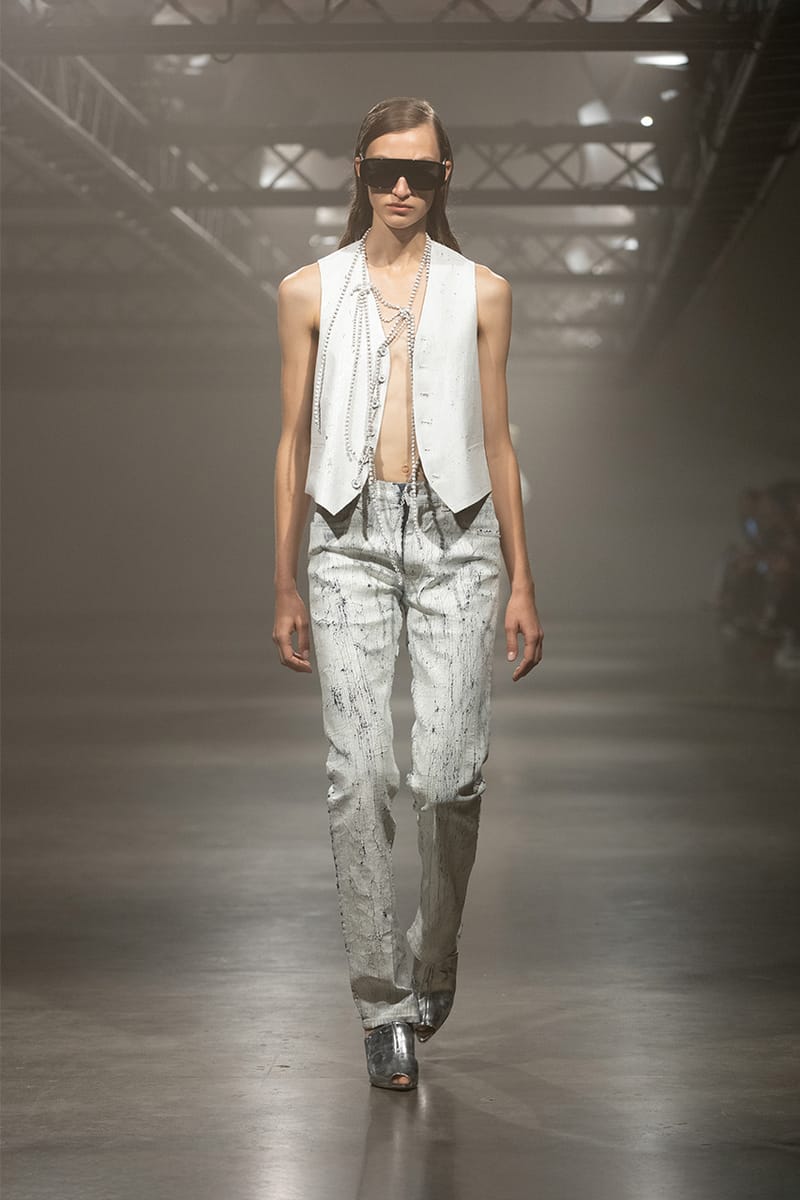 ★Maison Margiela★ [Maison Margiela] SS25 Universal Stitch MM6 Maison Margiela SS25 Runway | Hypebae