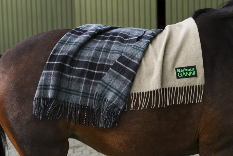 ဗီူ⸜⸝ဗီူ⸜⸝ဗီူ⸜ Barbour×GANNIマフラー Barbour × GANNI》ウール マフラー｜マフラー＆手袋