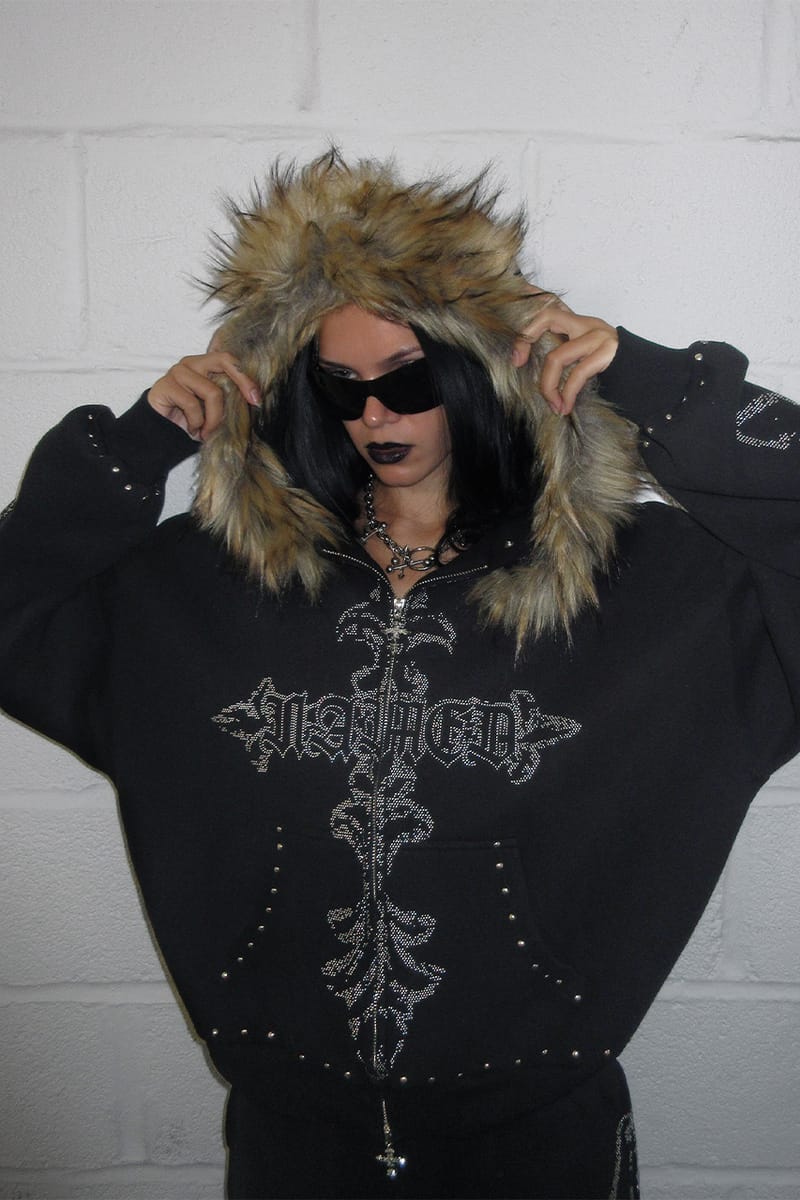 英国発【NAMED COLLECTIVE】FERAL フィットジップ パーカー 黒 Feral Faux Fur Fitted Zip Hoodie Black (Detachable Fur