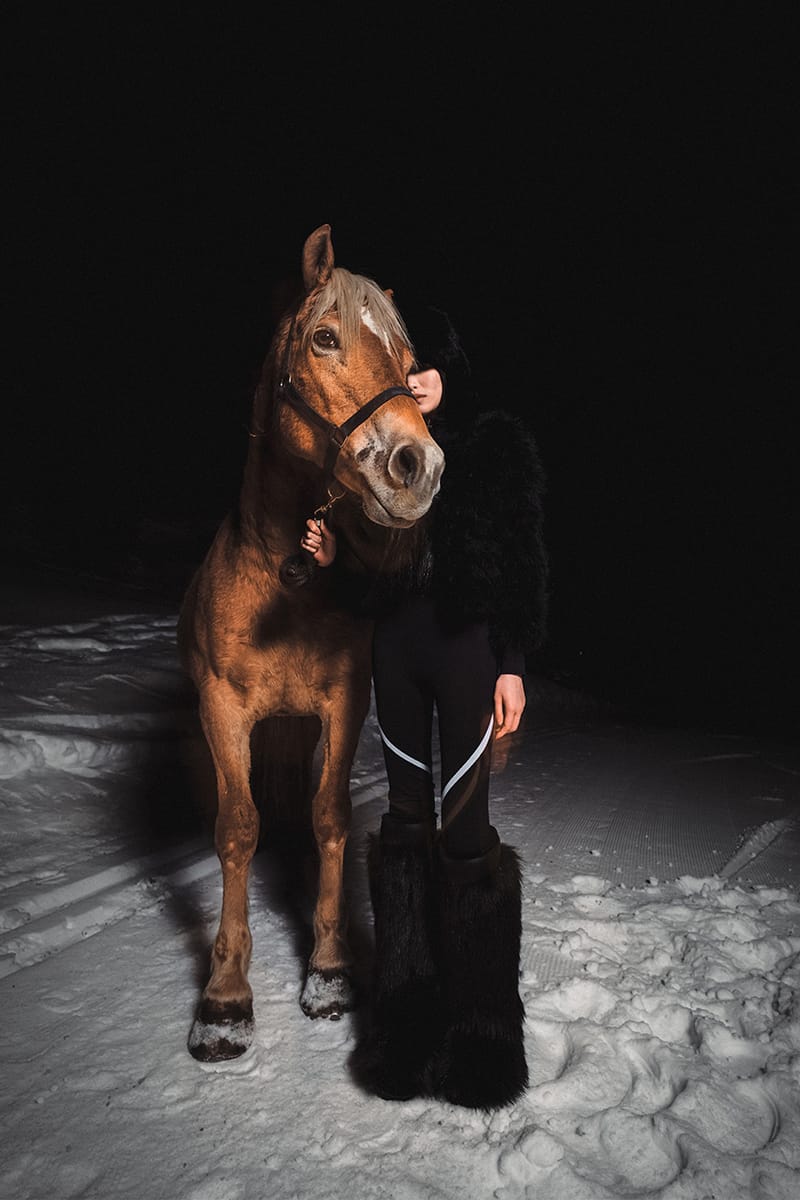 【関税込み】Moon Boot ブラック Icon Yeti ロングブーツ MOON BOOT Icon Yeti Tall Boot in Black | REVOLVE
