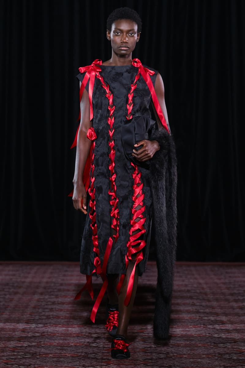 Alexa Chung & Bunnies Star In Simone Rocha FW25 | Hypebae