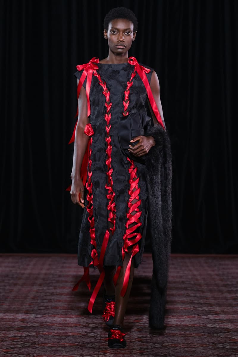 Alexa Chung & Bunnies Star In Simone Rocha FW25 | Hypebae