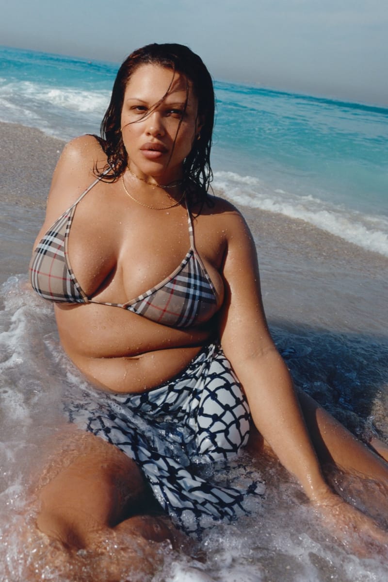 Burberry 水着 バーバリー23年夏のスイムウェア＆バッグ - チェック柄ビキニや