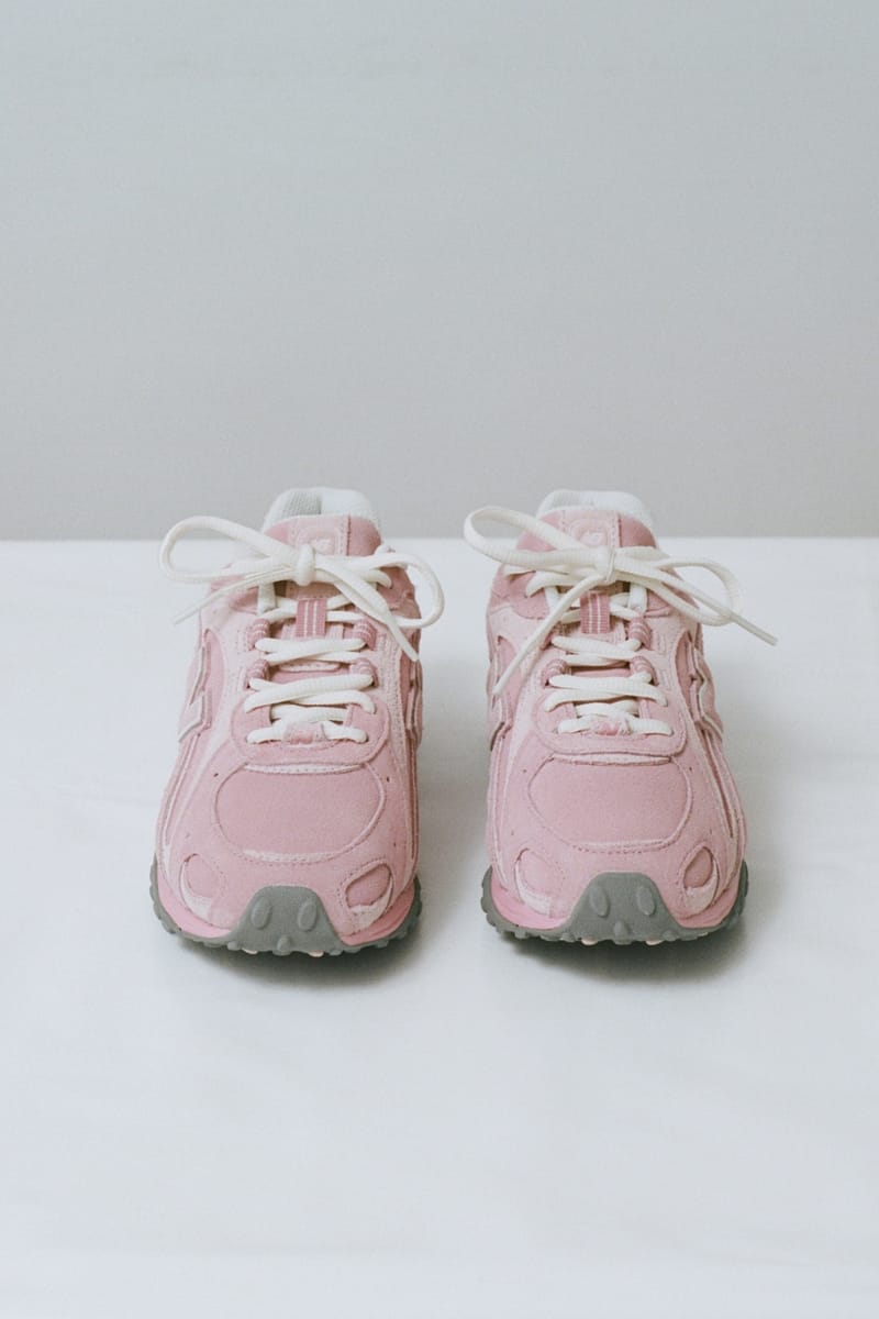 ニューバランスとネイキッド コペンハーゲンの204L ピンクが登場 | Hypebae