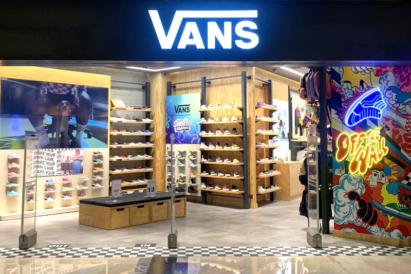 Vans store di shop tunjungan plaza surabaya