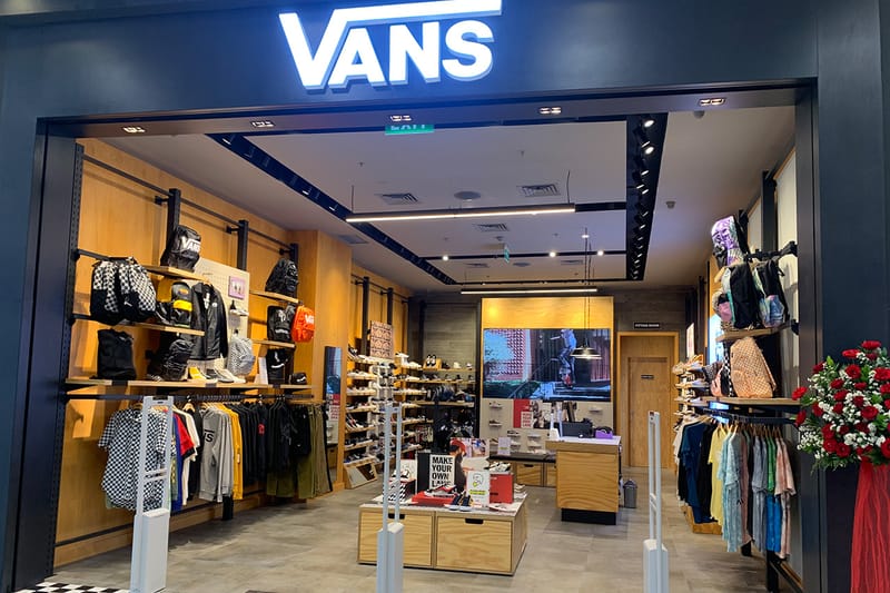 Vans store shop grand city surabaya