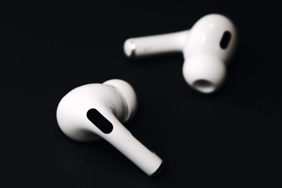 Apple Siap Rilis Produk AirPods Lite | Hypebeast